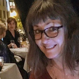 Meet your Posher, Leslie